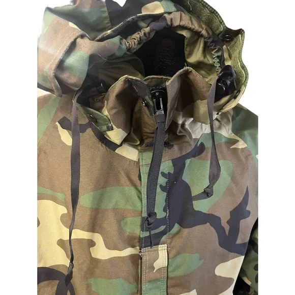 US Military Gore-Tex Jacket Cold Weather Woodland Camo Parka